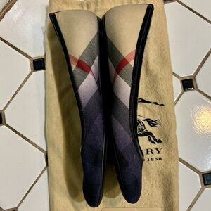 Burberry Black and Navy Women's Flats
